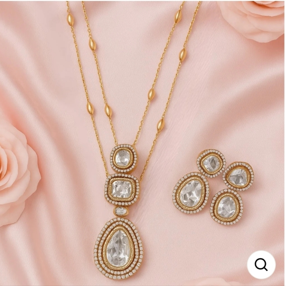 Brand NEW Blossom Box Indian Desi Kundan Jewery Set Necklace And Earrings